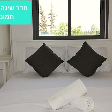 מטולה מול חרמון Villa Buitenkant foto