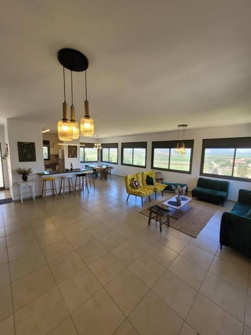 מטולה מול חרמון Villa Buitenkant foto
